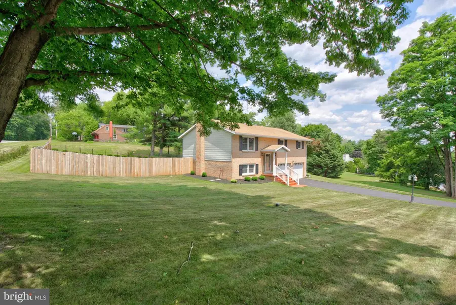 135 Horseshoe Blvd, Annville, PA 17003 - #2