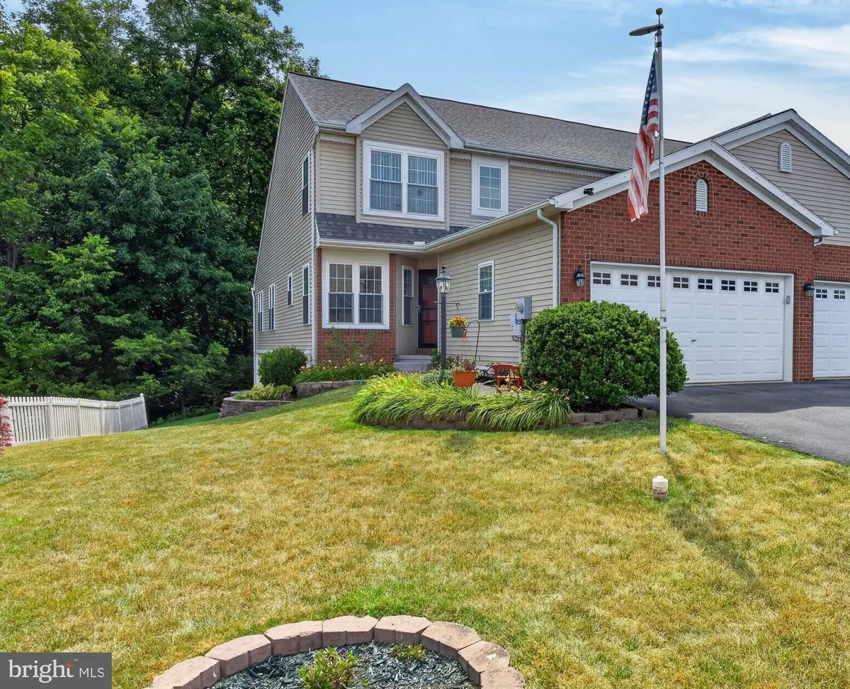75 Pin Oak St, Palmyra, PA 17078 - #1