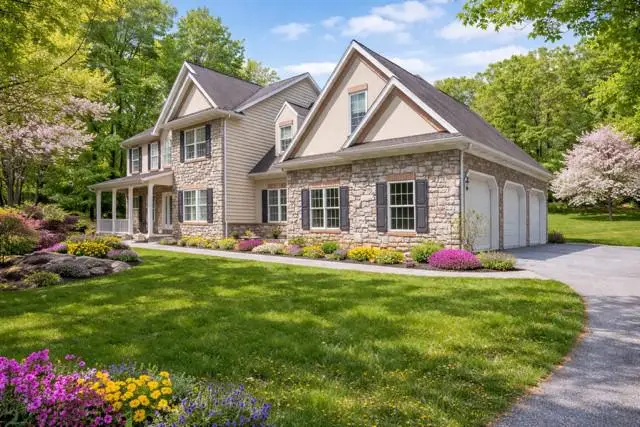304 Iron Valley Dr, Lebanon, PA 17042 - #1