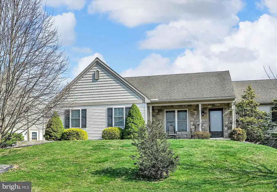 858 Water Edge Ct, Lebanon, PA 17046 - #2