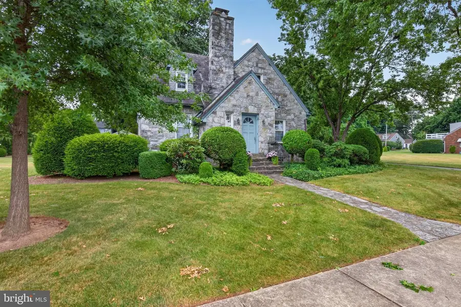 624 E Cherry St, Palmyra, PA 17078 - #2