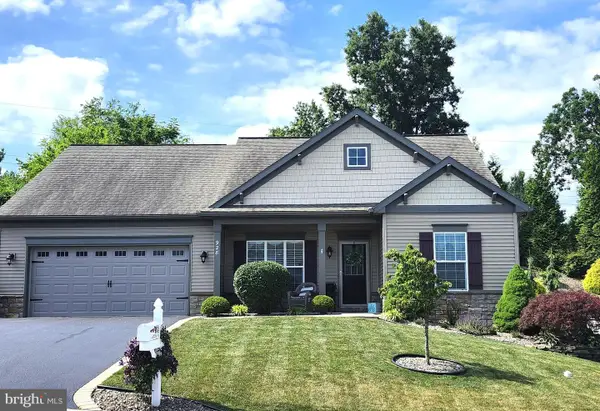 928 Sweetbay Ln., LEBANON, PA 17046
