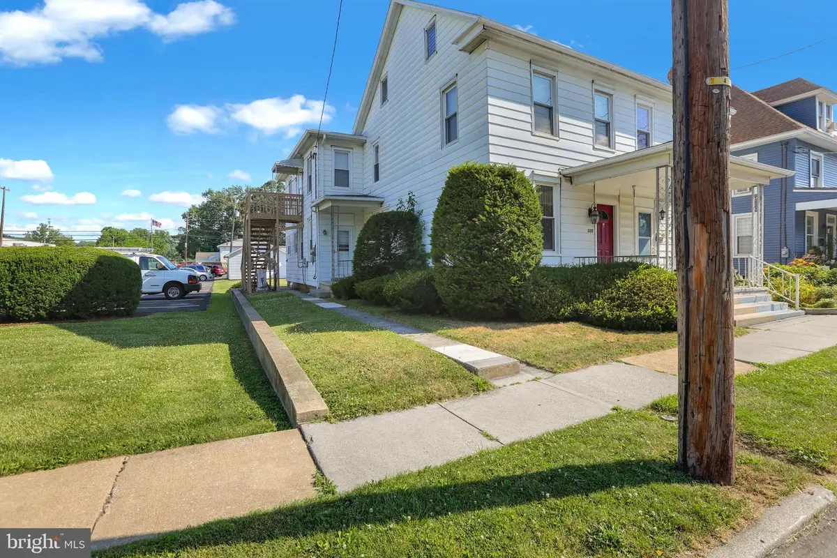 125 W Penn Ave, Cleona, PA 17042 - #1
