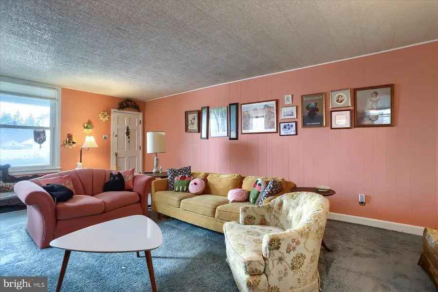 706 N Railroad St, Palmyra, PA 17078 - #3