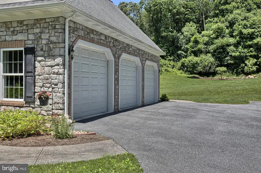 304 Iron Valley Dr, Lebanon, PA 17042 - #3