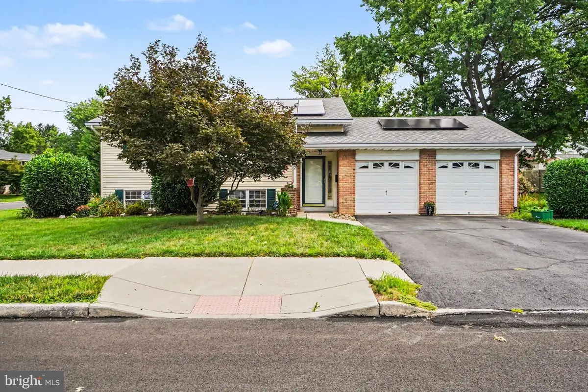 2 Sycamore Ln, Palmyra, PA 17078 - #1
