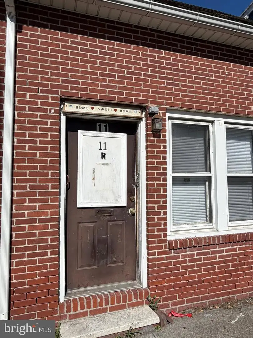 11 N 6th St, Lebanon, PA 17046 - #1