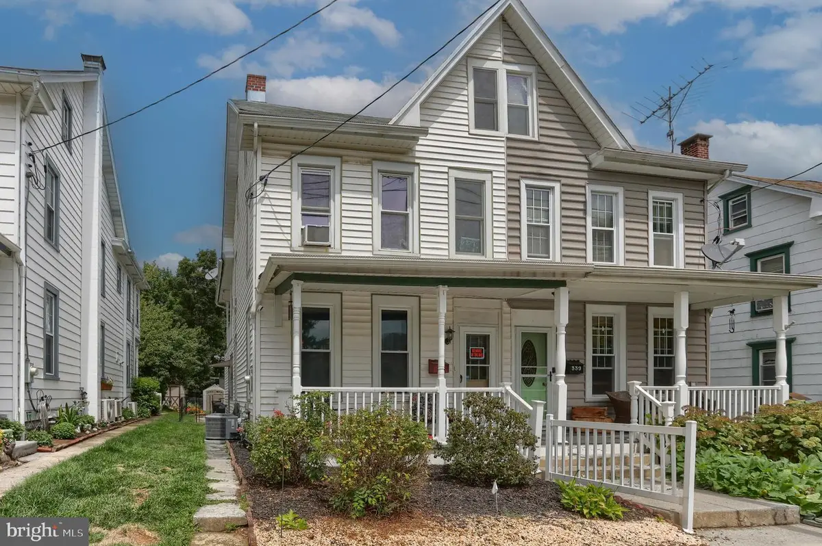 337 E Maple St, Annville, PA 17003 - #1