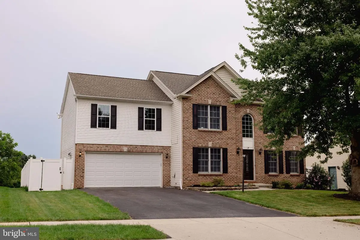 446 Old Farm Rd, Palmyra, PA 17078 - #1