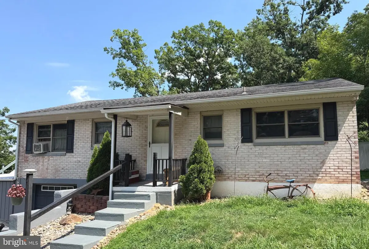 2389 Quarry Rd, Lebanon, PA 17046 - #1