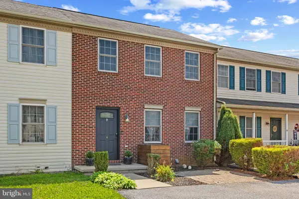4 Claires Way, FREDERICKSBURG, PA 17026
