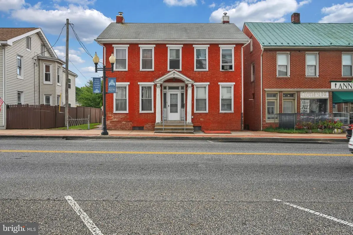 43 W Main St, Annville, PA 17003 - #1