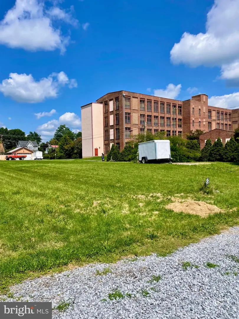 145 W Water St, Annville, PA 17003 - #3