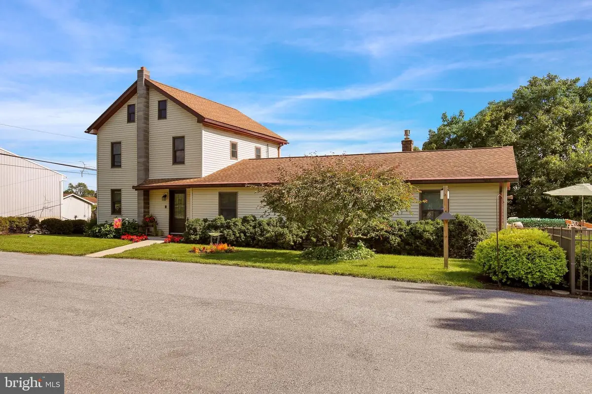 373 N Mechanic St, Fredericksburg, PA 17026 - #1