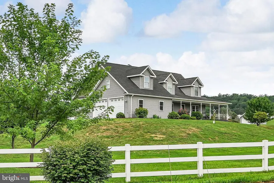 1393 Mountain Dr, Fredericksburg, PA 17026 - #2