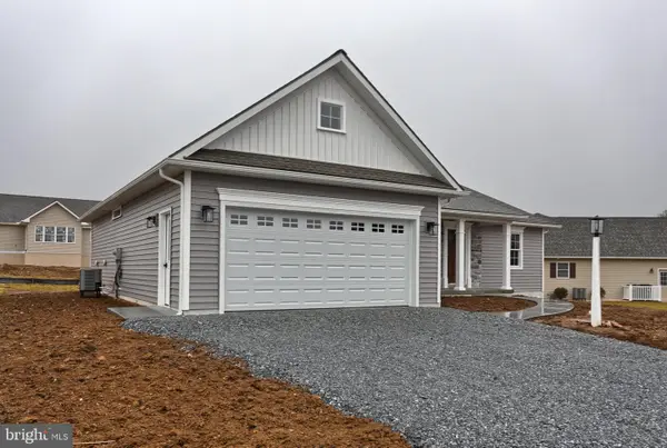 2004 Rolling Meadow Rd, LEBANON, PA 17046