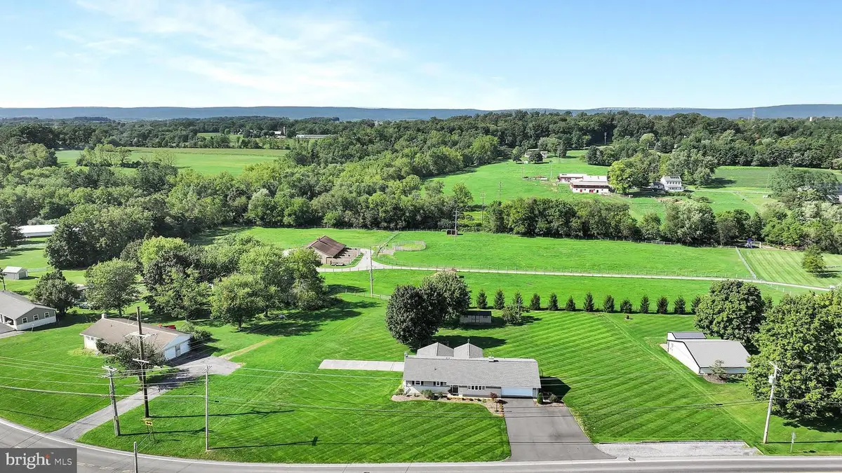 520 Stracks Dam Rd, Myerstown, PA 17067 - #1