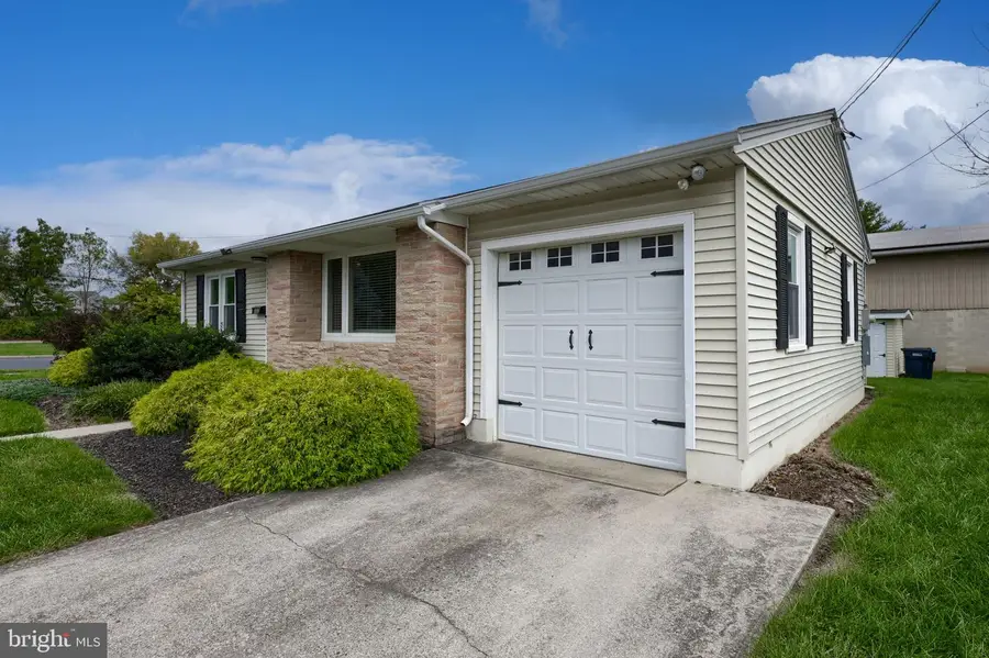 222 N Penn St, Palmyra, PA 17078 - #3