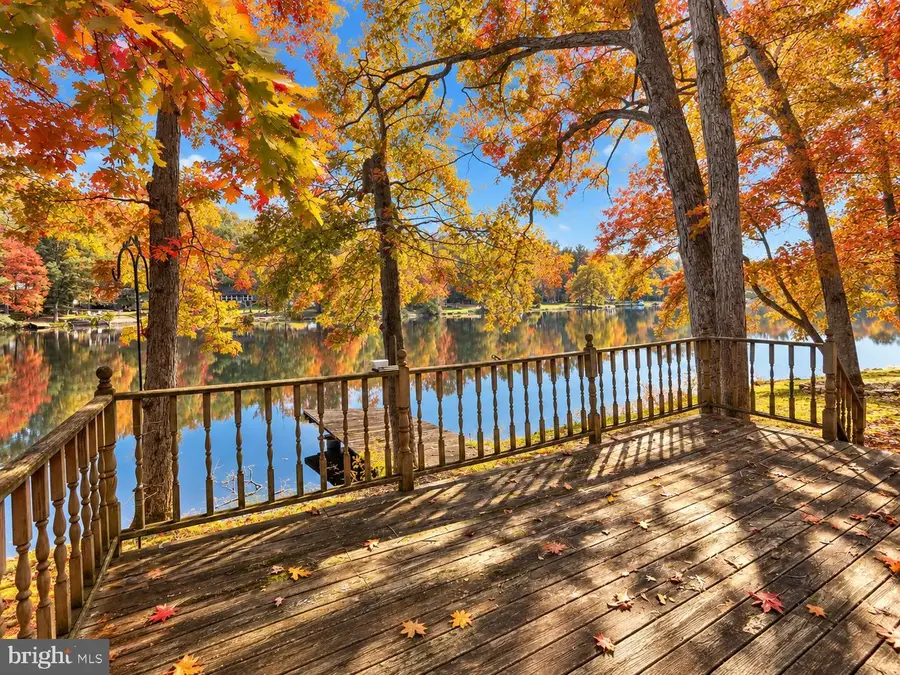 146 Lakeside Dr, Fredericksburg, PA 17026 - #3