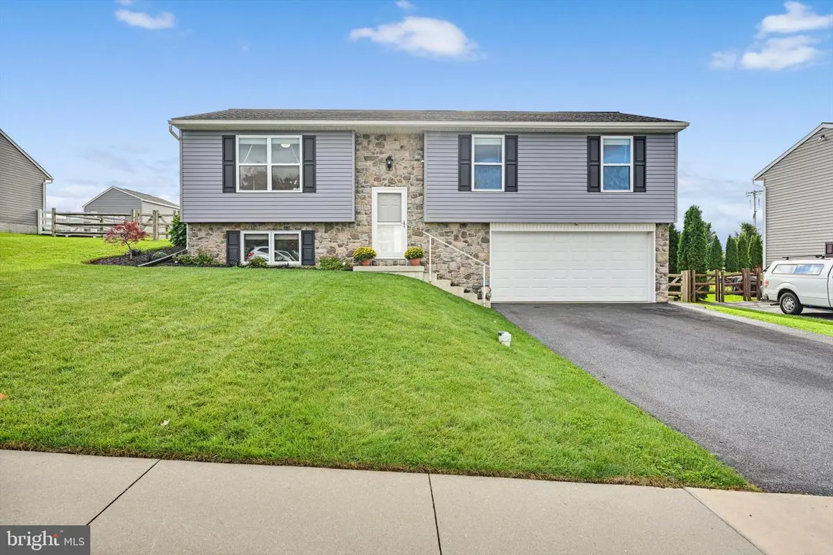103 Sweetwater Ln, Newmanstown, PA 17073 - #1