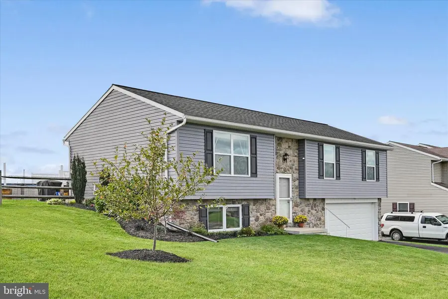 103 Sweetwater Ln, Newmanstown, PA 17073 - #3