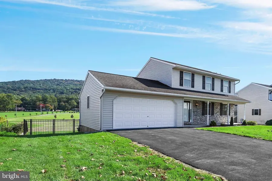 73 Edgemont Ln, Newmanstown, PA 17073 - #2