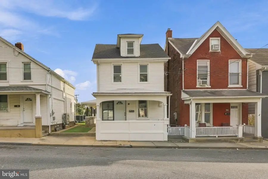 708 Locust St, Lebanon, PA 17042 - #2