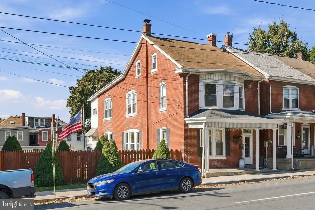213 S 10th St, Lebanon, PA 17042 - #1