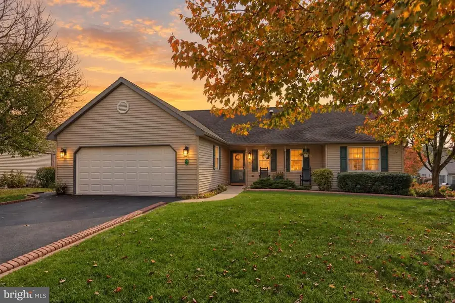 22 Greenbriar Dr, Myerstown, PA 17067 - #2