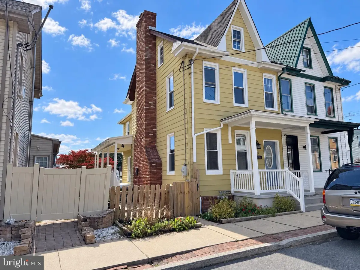 128 Locust St, Lebanon, PA 17042 - #1