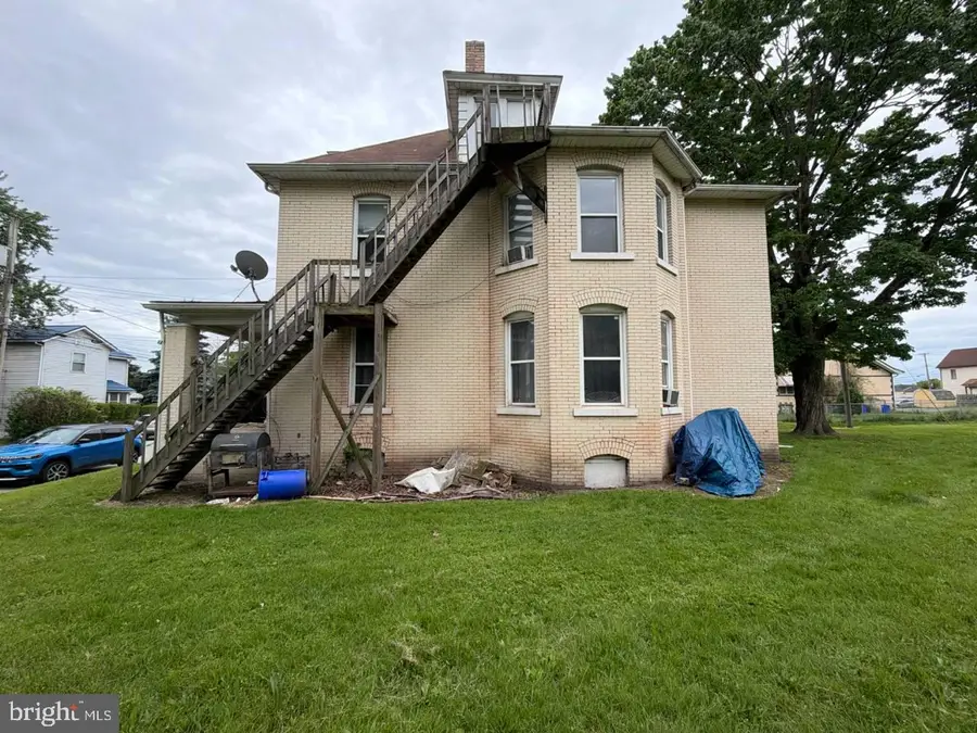 309 Phillips St, New Castle, PA 16101 - #3