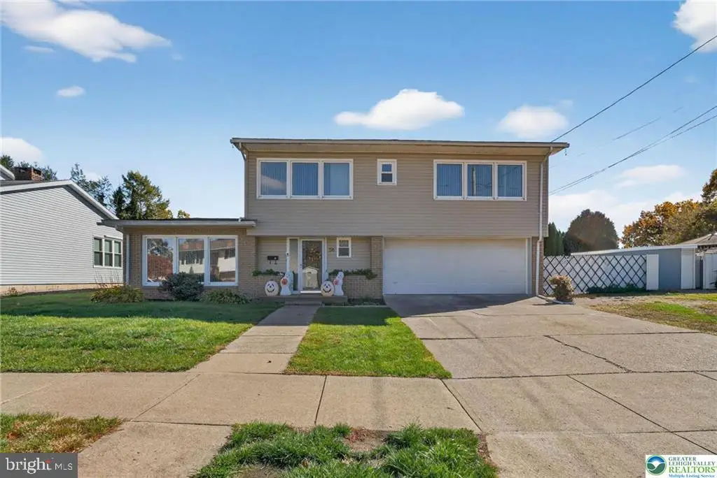 58 E Lafayette Pl, Wilkes Barre, PA 18702 - Image #1