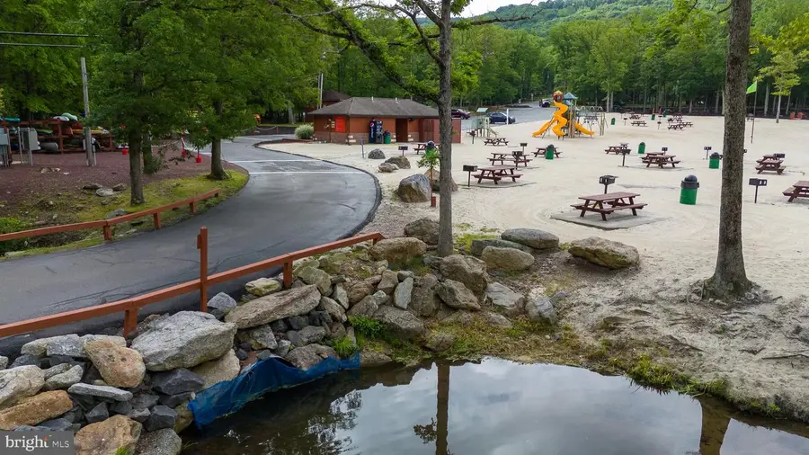 426 Royal Aberdeen, Hazle Township, PA 18202 - Image #2