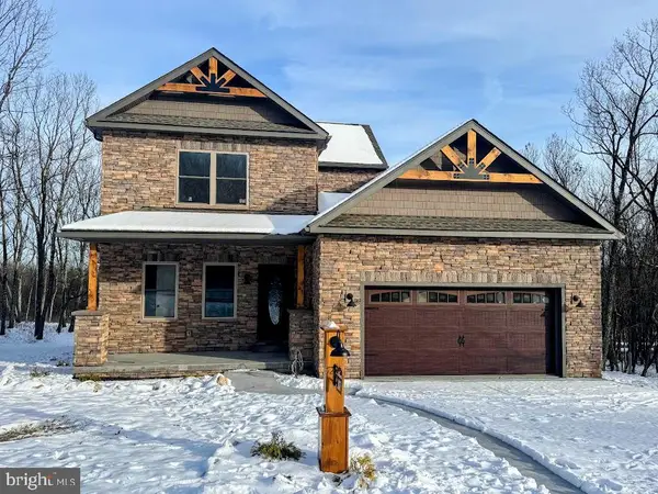 107 S Honeysuckle Dr, HAZLE TOWNSHIP, PA 18202