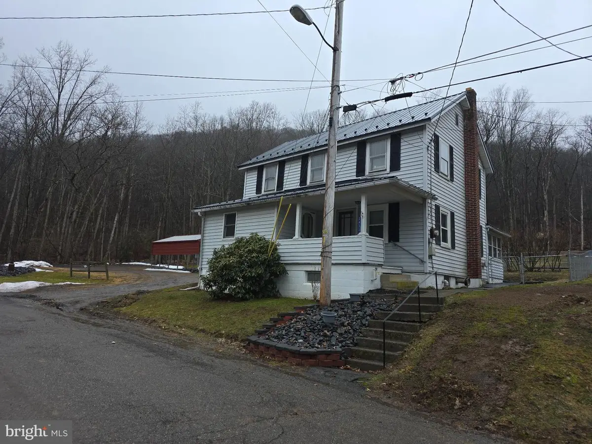 2432 Pine St, Rock Glen, PA 18246 - #1