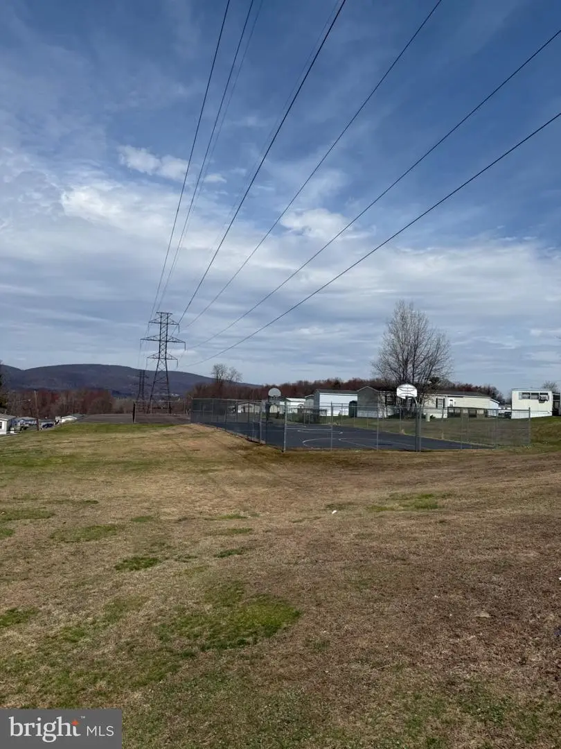 405 West Dr, Pittston, PA 18640 - #3