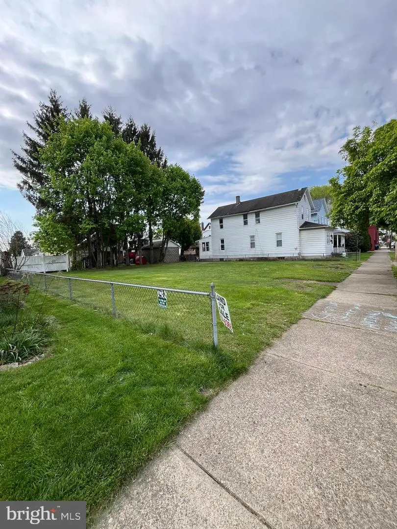 231 Franklin St, West Pittston, PA 18643 - #1