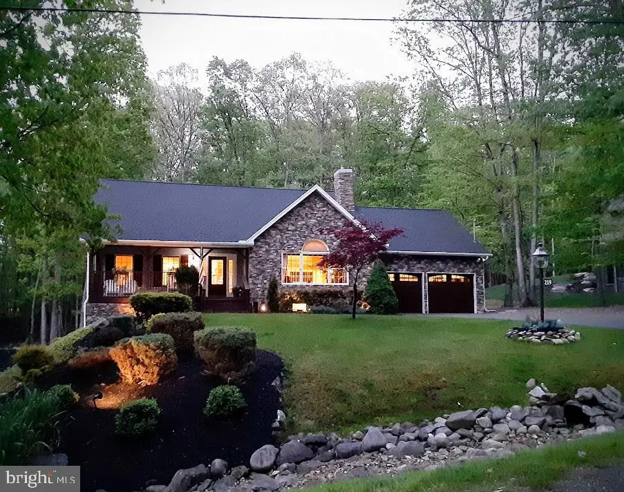 219 Owego Dr, Hazleton, PA 18202 - #1