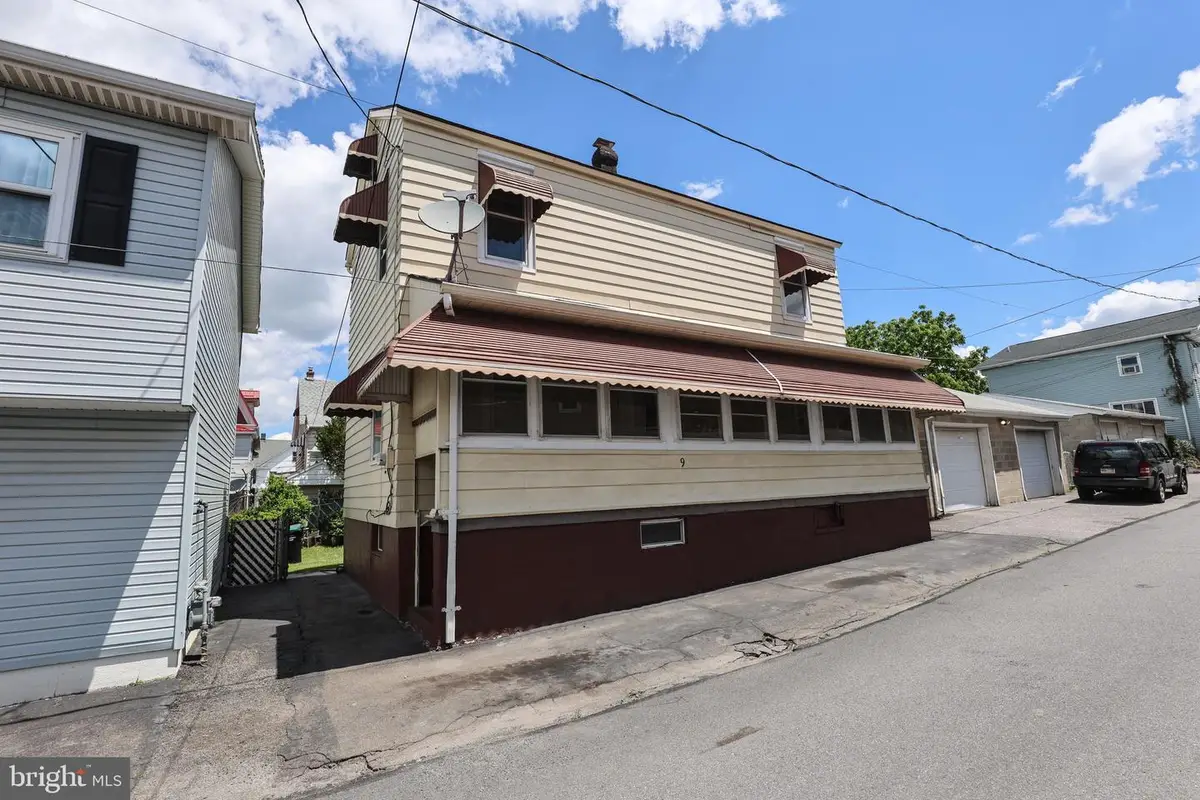9 Hemlock St, West Hazleton, PA 18202 - #1