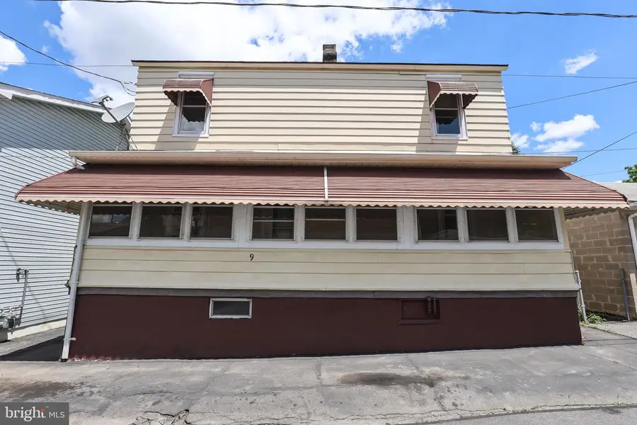 9 Hemlock St, West Hazleton, PA 18202 - #3