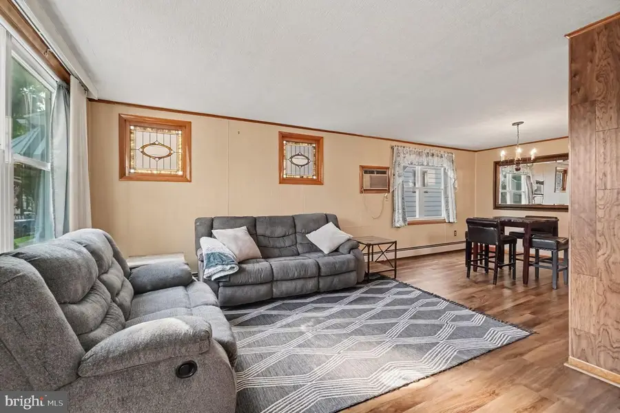 104 Lawrence St, Wilkes Barre, PA 18702 - #3