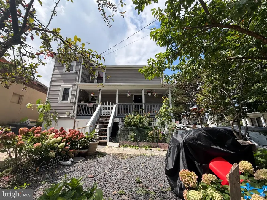 622 W 8th St, Hazleton, PA 18201 - #3