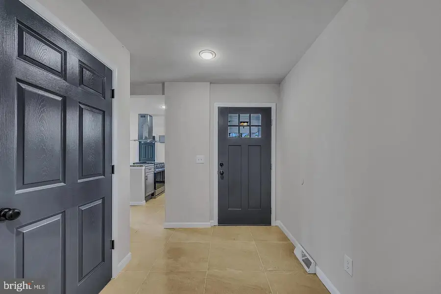 10 Division St, Mountain Top, PA 18707 - #3