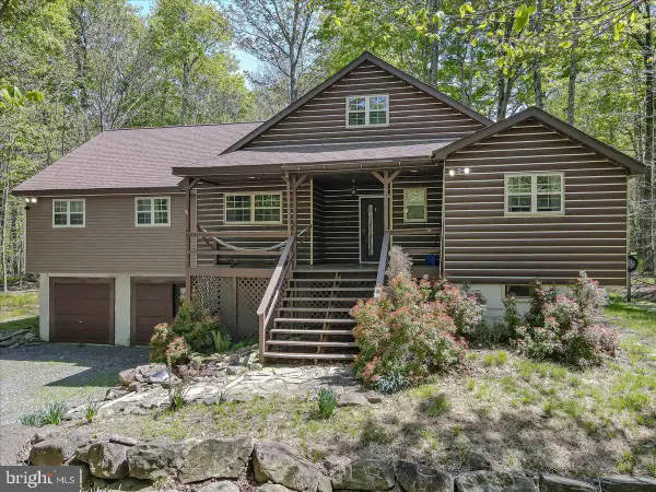 80 Theta, GOULDSBORO, PA 18424