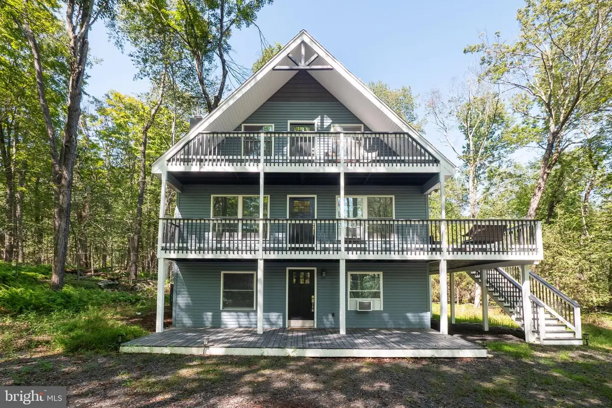 49 W Creek View Dr, Gouldsboro, PA 18424 - Image #1