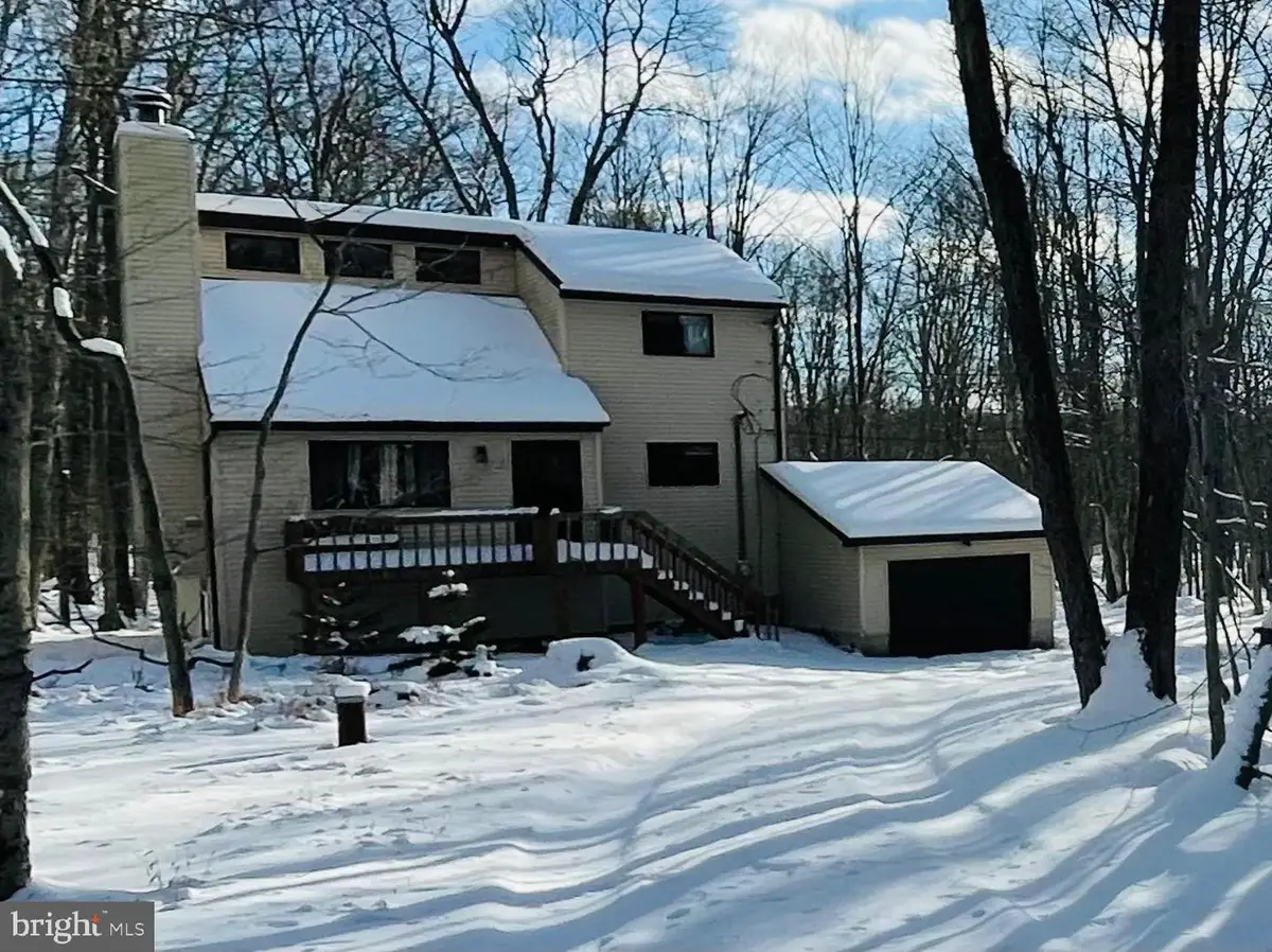 19 Livingston Ln, Gouldsboro, PA 18424 - Image #1