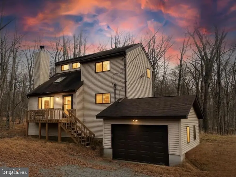 19 Livingston Ln, Gouldsboro, PA 18424 - Image #2