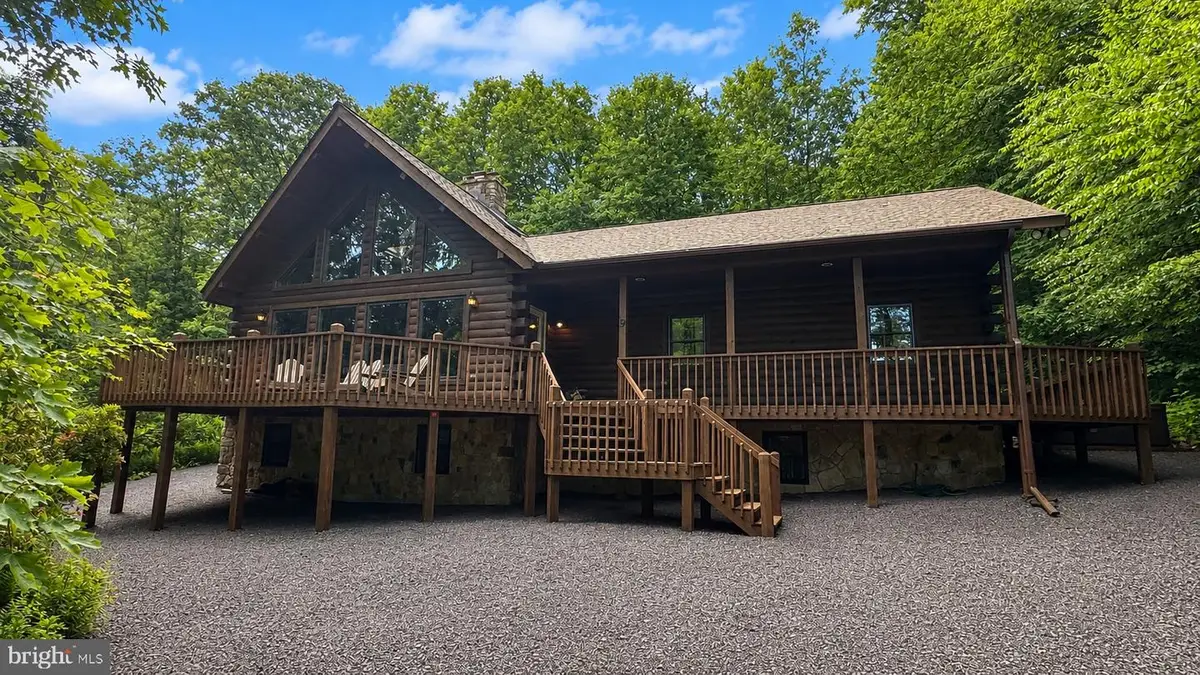 9 Lake Rd E, Moscow, PA 18444 - #1