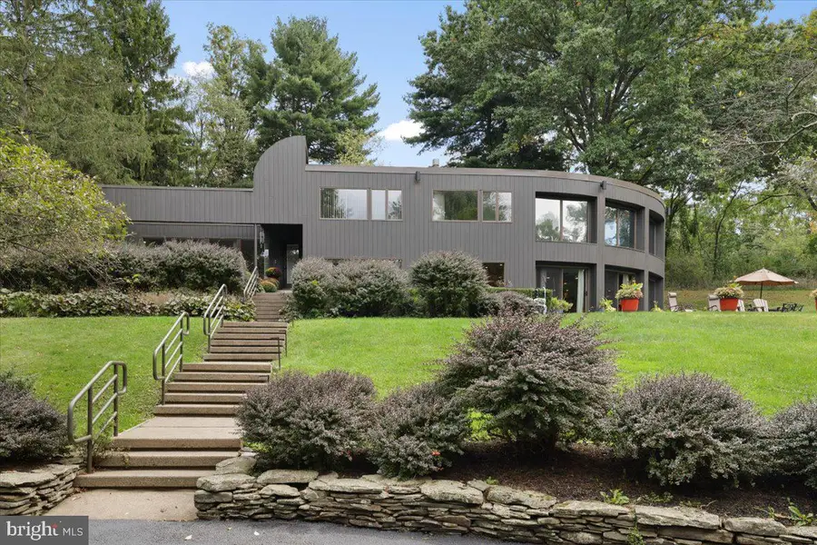 1312 N Abington Rd, Waverly, PA 18471 - #2