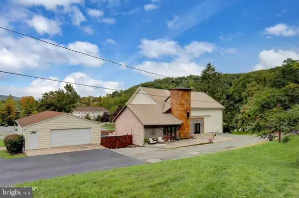 2106 Northway Rd, WILLIAMSPORT, PA 17701
